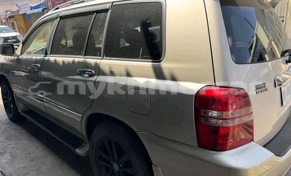 Buy Used Toyota Highlander Other Car in Cheom Ksan in Preah Vihear Province Buy Used Toyota Highlander Other Car in Cheom Ksan in Preah Vihear Province