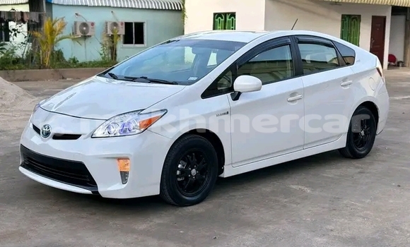 Buy Used Toyota Prius White Car in Cheom Ksan in Preah Vihear Province Buy Used Toyota Prius White Car in Cheom Ksan in Preah Vihear Province