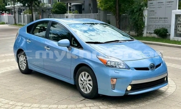 Buy Used Toyota Prius Blue Car in Cheom Ksan in Preah Vihear Province Buy Used Toyota Prius Blue Car in Cheom Ksan in Preah Vihear Province