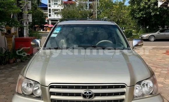 Buy Used Toyota Highlander Other Car in Cheom Ksan in Preah Vihear Province Buy Used Toyota Highlander Other Car in Cheom Ksan in Preah Vihear Province