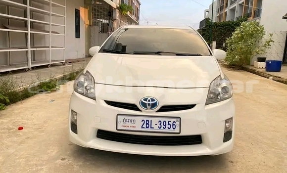 Buy Used Toyota Prius White Car in Cheom Ksan in Preah Vihear Province Buy Used Toyota Prius White Car in Cheom Ksan in Preah Vihear Province