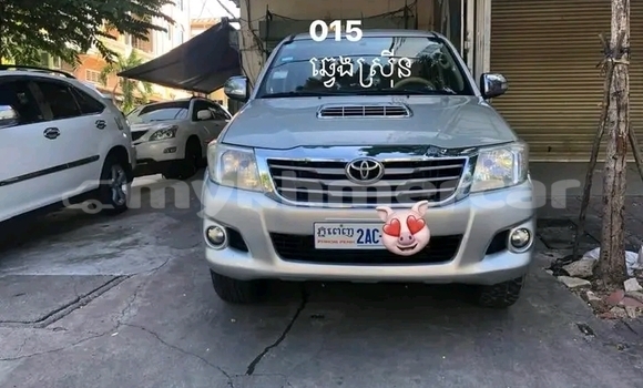 Buy Used Toyota Vigo White Car in Chbar Mon in Kampong Speu Province Buy Used Toyota Vigo White Car in Chbar Mon in Kampong Speu Province