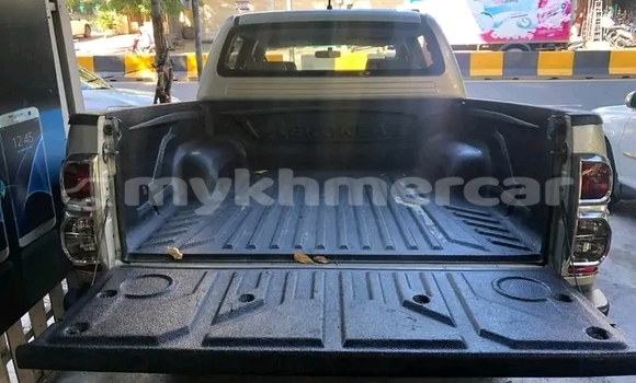 Buy Used Toyota Vigo White Car in Chbar Mon in Kampong Speu Province Buy Used Toyota Vigo White Car in Chbar Mon in Kampong Speu Province