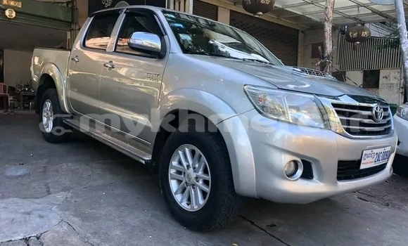 Buy Used Toyota Vigo White Car in Chbar Mon in Kampong Speu Province Buy Used Toyota Vigo White Car in Chbar Mon in Kampong Speu Province