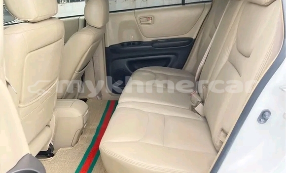 Buy Used Toyota Highlander White Car in Chbar Mon in Kampong Speu Province Buy Used Toyota Highlander White Car in Chbar Mon in Kampong Speu Province
