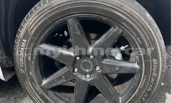 Buy Used Toyota Highlander White Car in Chbar Mon in Kampong Speu Province Buy Used Toyota Highlander White Car in Chbar Mon in Kampong Speu Province