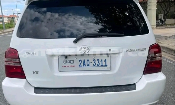 Buy Used Toyota Highlander White Car in Chbar Mon in Kampong Speu Province Buy Used Toyota Highlander White Car in Chbar Mon in Kampong Speu Province