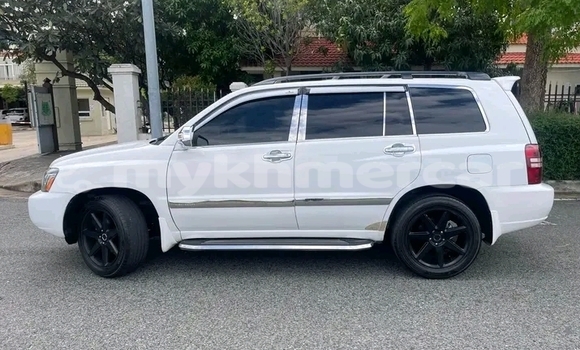 Buy Used Toyota Highlander White Car in Chbar Mon in Kampong Speu Province Buy Used Toyota Highlander White Car in Chbar Mon in Kampong Speu Province