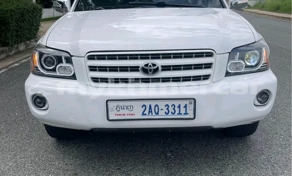 Buy Used Toyota Highlander White Car in Chbar Mon in Kampong Speu Province Buy Used Toyota Highlander White Car in Chbar Mon in Kampong Speu Province