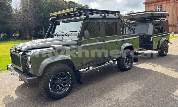 Buy Used Land Rover Defender Green Car in Phnom Penh in Phnom Penh Buy Used Land Rover Defender Green Car in Phnom Penh in Phnom Penh