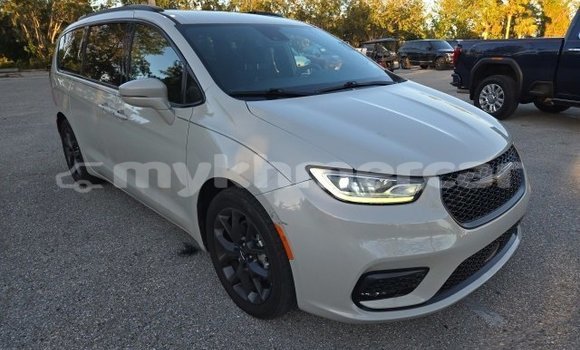 Buy Used Chrysler Pacifica White Car in Phnom Penh in Phnom Penh Buy Used Chrysler Pacifica White Car in Phnom Penh in Phnom Penh