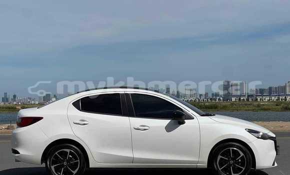 Acheter Occasion Voiture Mazda 2 Blanc à Chbar Mon, Kampong Speu Province Acheter Occasion Voiture Mazda 2 Blanc à Chbar Mon, Kampong Speu Province