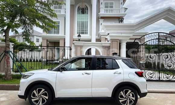 Acheter Occasion Voiture Toyota RAV4 Blanc à Bavet, Svay Rieng Province Acheter Occasion Voiture Toyota RAV4 Blanc à Bavet, Svay Rieng Province