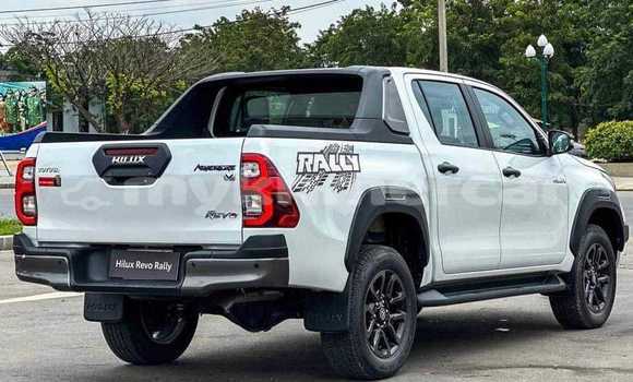 ទិញ បានប្រើ Toyota Ractis White ឡាន} ក្នុង Cheom Ksan ក្នុង Preah Vihear Province ទិញ បានប្រើ Toyota Ractis White ឡាន} ក្នុង Cheom Ksan ក្នុង Preah Vihear Province