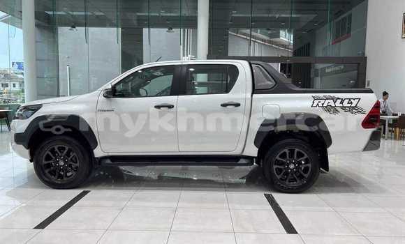 ទិញ បានប្រើ Toyota Ractis White ឡាន} ក្នុង Cheom Ksan ក្នុង Preah Vihear Province ទិញ បានប្រើ Toyota Ractis White ឡាន} ក្នុង Cheom Ksan ក្នុង Preah Vihear Province
