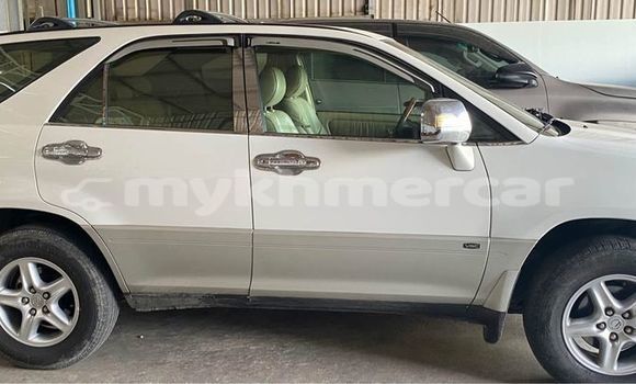 Acheter Occasion Voiture Lexus RX 300 Blanc à Chbar Mon, Kampong Speu Province Acheter Occasion Voiture Lexus RX 300 Blanc à Chbar Mon, Kampong Speu Province