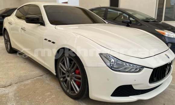Buy Used Maserati Ghibli White Car in Chbar Mon in Kampong Speu Province Buy Used Maserati Ghibli White Car in Chbar Mon in Kampong Speu Province