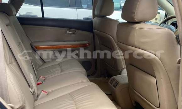 Acheter Occasion Voiture Lexus RX 330 Autre à Chbar Mon, Kampong Speu Province Acheter Occasion Voiture Lexus RX 330 Autre à Chbar Mon, Kampong Speu Province