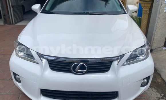 Acheter Occasion Voiture Lexus CT Blanc à Chbar Mon, Kampong Speu Province Acheter Occasion Voiture Lexus CT Blanc à Chbar Mon, Kampong Speu Province