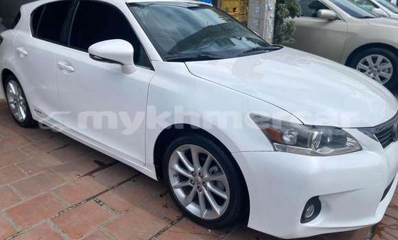 Acheter Occasion Voiture Lexus CT Blanc à Chbar Mon, Kampong Speu Province Acheter Occasion Voiture Lexus CT Blanc à Chbar Mon, Kampong Speu Province