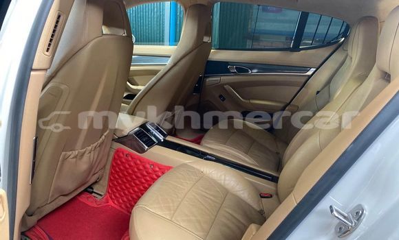 Acheter Occasion Voiture Porsche Panamera Blanc à Chbar Mon, Kampong Speu Province Acheter Occasion Voiture Porsche Panamera Blanc à Chbar Mon, Kampong Speu Province