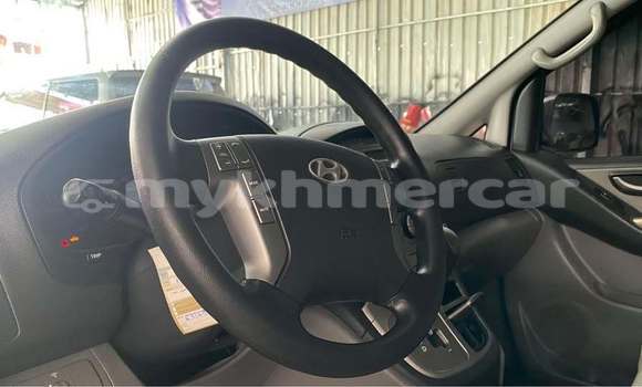 Buy Used Hyundai Starex Other Car in Chbar Mon in Kampong Speu Province Buy Used Hyundai Starex Other Car in Chbar Mon in Kampong Speu Province