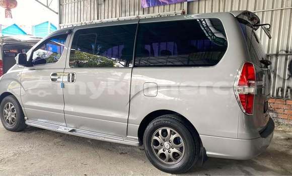 Buy Used Hyundai Starex Other Car in Chbar Mon in Kampong Speu Province Buy Used Hyundai Starex Other Car in Chbar Mon in Kampong Speu Province