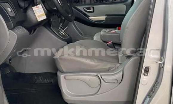 Buy Used Hyundai Starex Other Car in Chbar Mon in Kampong Speu Province Buy Used Hyundai Starex Other Car in Chbar Mon in Kampong Speu Province