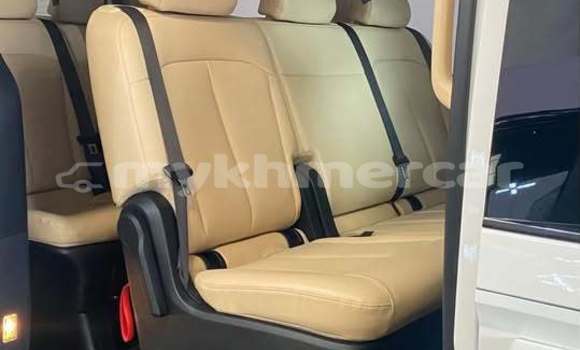 Acheter Occasion Voiture Hyundai Starex Blanc à Chbar Mon, Kampong Speu Province Acheter Occasion Voiture Hyundai Starex Blanc à Chbar Mon, Kampong Speu Province