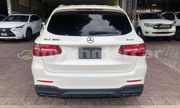 Acheter Occasion Voiture Mercedes-Benz GLC Blanc à Chbar Mon, Kampong Speu Province Acheter Occasion Voiture Mercedes-Benz GLC Blanc à Chbar Mon, Kampong Speu Province