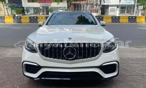 Acheter Occasion Voiture Mercedes-Benz GLC Blanc à Chbar Mon, Kampong Speu Province Acheter Occasion Voiture Mercedes-Benz GLC Blanc à Chbar Mon, Kampong Speu Province
