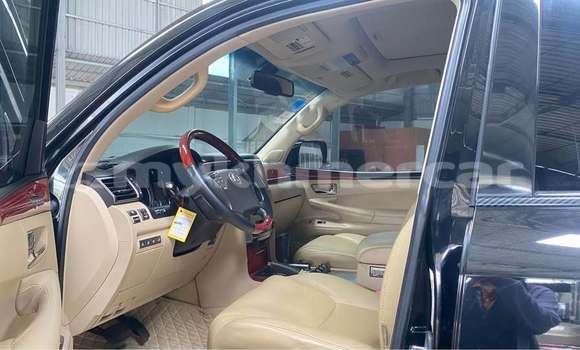 Acheter Occasion Voiture Lexus LX 570 Noir à Chbar Mon, Kampong Speu Province Acheter Occasion Voiture Lexus LX 570 Noir à Chbar Mon, Kampong Speu Province