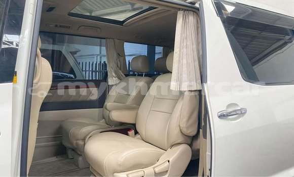 Buy Used Toyota Alphard White Car in Chbar Mon in Kampong Speu Province Buy Used Toyota Alphard White Car in Chbar Mon in Kampong Speu Province