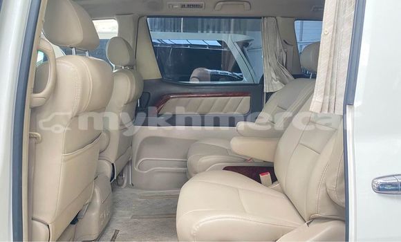 Buy Used Toyota Alphard White Car in Chbar Mon in Kampong Speu Province Buy Used Toyota Alphard White Car in Chbar Mon in Kampong Speu Province