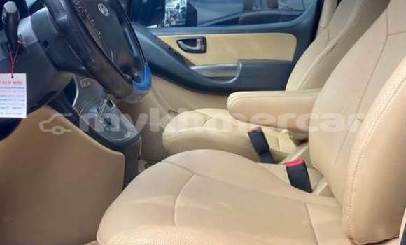 Buy Used Hyundai Starex Blue Car in Chbar Mon in Kampong Speu Province Buy Used Hyundai Starex Blue Car in Chbar Mon in Kampong Speu Province