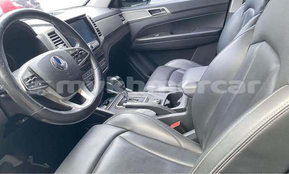 Acheter Occasion Voiture SsangYong Rexton Noir à Cheom Ksan, Preah Vihear Province Acheter Occasion Voiture SsangYong Rexton Noir à Cheom Ksan, Preah Vihear Province