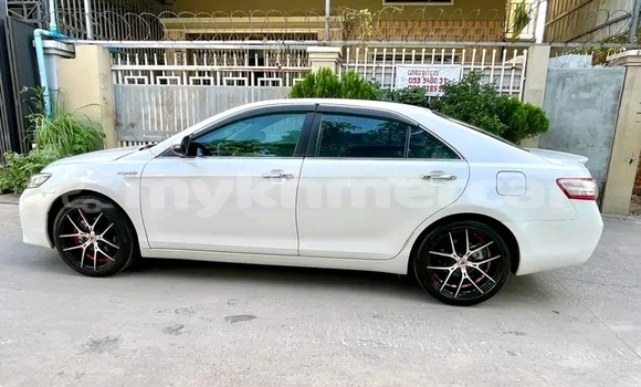 Acheter Occasion Voiture Toyota Camry Blanc à Chbar Mon, Kampong Speu Province Acheter Occasion Voiture Toyota Camry Blanc à Chbar Mon, Kampong Speu Province