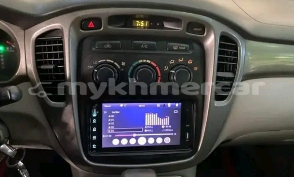 Acheter Occasion Voiture Toyota Highlander Blanc à Chbar Mon, Kampong Speu Province Acheter Occasion Voiture Toyota Highlander Blanc à Chbar Mon, Kampong Speu Province