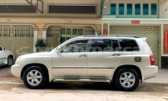 Acheter Occasion Voiture Toyota Highlander Autre à Chbar Mon, Kampong Speu Province Acheter Occasion Voiture Toyota Highlander Autre à Chbar Mon, Kampong Speu Province