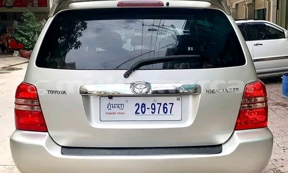 Acheter Occasion Voiture Toyota Highlander Autre à Chbar Mon, Kampong Speu Province Acheter Occasion Voiture Toyota Highlander Autre à Chbar Mon, Kampong Speu Province