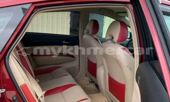 Acheter Occasion Voiture Toyota Prius Rouge à Banlung, Ratanakiri Province Acheter Occasion Voiture Toyota Prius Rouge à Banlung, Ratanakiri Province