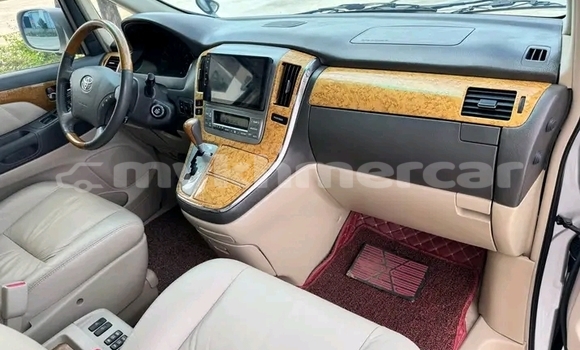 Acheter Occasion Voiture Toyota Alphard Blanc à Chbar Mon, Kampong Speu Province Acheter Occasion Voiture Toyota Alphard Blanc à Chbar Mon, Kampong Speu Province