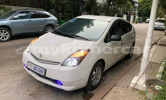 Acheter Occasion Voiture Toyota Prius Blanc à Kratié, Kratie Province Acheter Occasion Voiture Toyota Prius Blanc à Kratié, Kratie Province