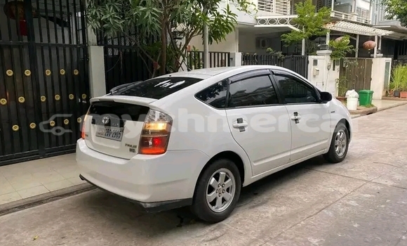 Acheter Occasion Voiture Toyota Prius Blanc à Kratié, Kratie Province Acheter Occasion Voiture Toyota Prius Blanc à Kratié, Kratie Province