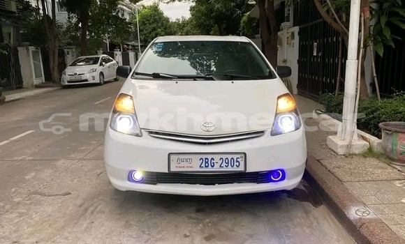 Acheter Occasion Voiture Toyota Prius Blanc à Kratié, Kratie Province Acheter Occasion Voiture Toyota Prius Blanc à Kratié, Kratie Province