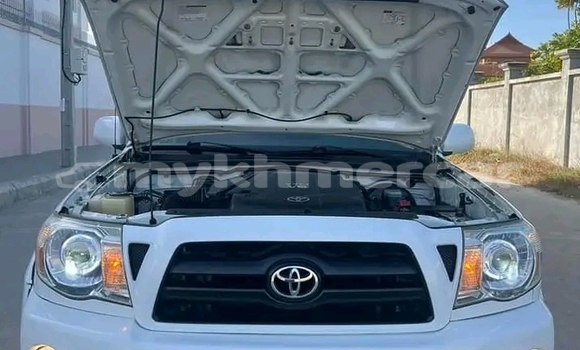 Acheter Occasion Voiture Toyota Tacoma Blanc à Chbar Mon, Kampong Speu Province Acheter Occasion Voiture Toyota Tacoma Blanc à Chbar Mon, Kampong Speu Province