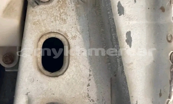 Acheter Occasion Voiture Toyota Prius Blanc à Banlung, Ratanakiri Province Acheter Occasion Voiture Toyota Prius Blanc à Banlung, Ratanakiri Province