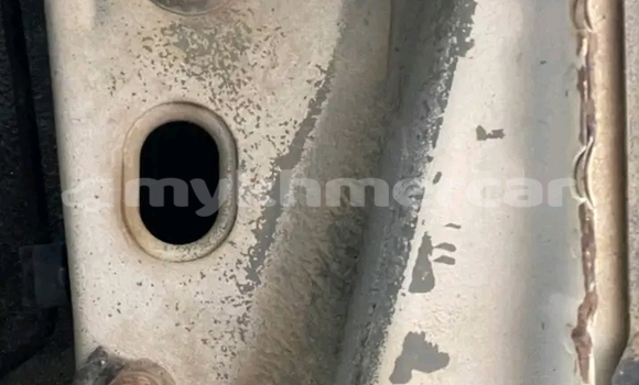 Acheter Occasion Voiture Toyota Prius Blanc à Banlung, Ratanakiri Province Acheter Occasion Voiture Toyota Prius Blanc à Banlung, Ratanakiri Province