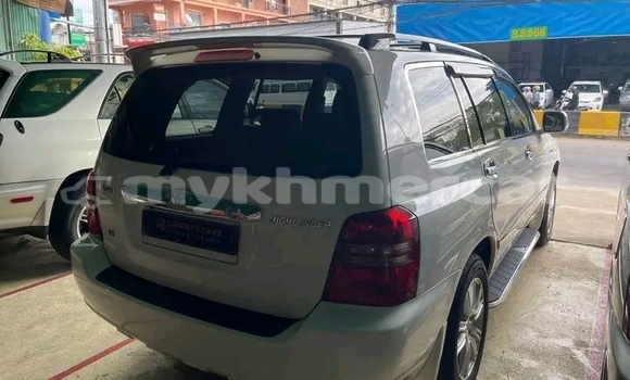 Acheter Occasion Voiture Toyota Highlander Blanc à Banteay Meanchey, Banteay Meanchey Province Acheter Occasion Voiture Toyota Highlander Blanc à Banteay Meanchey, Banteay Meanchey Province
