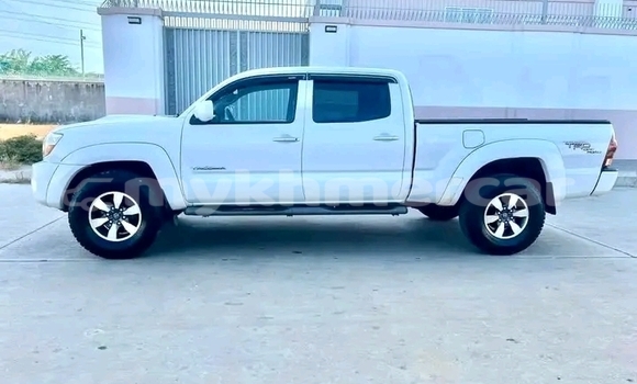 Buy Used Toyota Tacoma White Car in Banlung in Ratanakiri Province Buy Used Toyota Tacoma White Car in Banlung in Ratanakiri Province